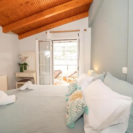 아파트 La Perla Loft Luxury Living