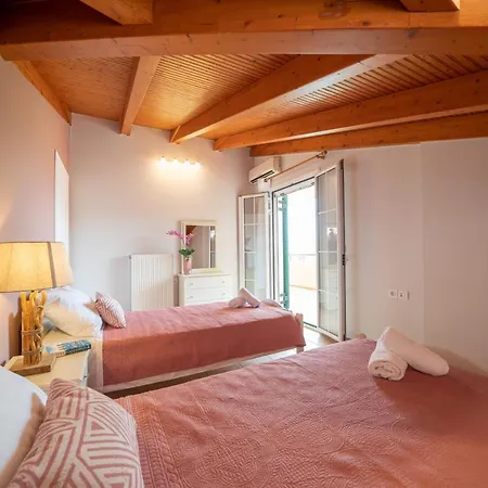 아파트 La Perla Loft Luxury Living